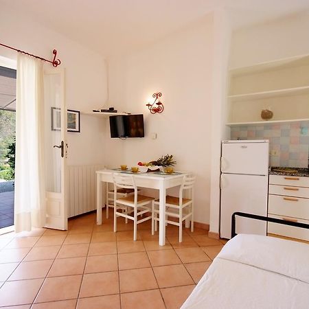 Casa Vacanze Dino Apartment กาโปลิเวรี ภายนอก รูปภาพ
