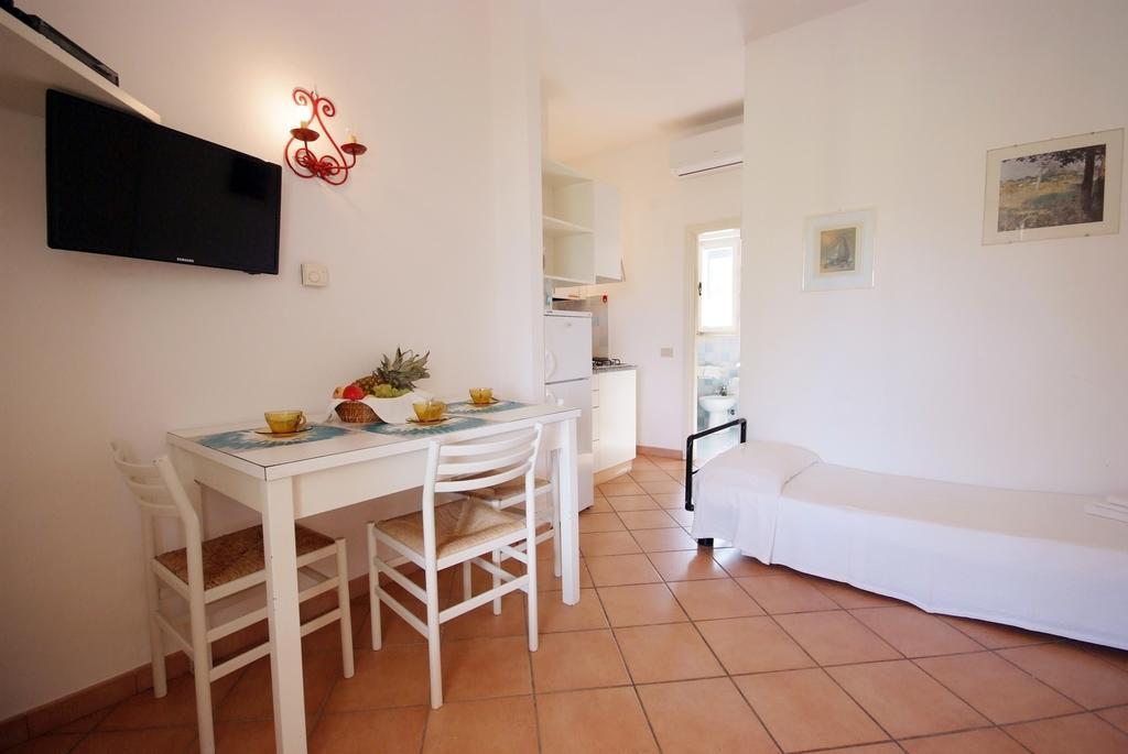Casa Vacanze Dino Apartment กาโปลิเวรี ภายนอก รูปภาพ
